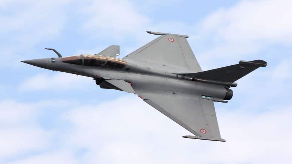 2200 KMPH speed, 1900 KM strike range, blinds enemy radar before attack – meet India’s Rafale F4