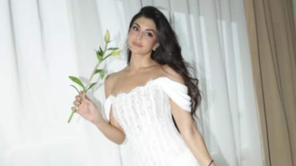 Jacqueline Fernandez embarks on a spiritual journey with temple visits to Kashi and Ujjain