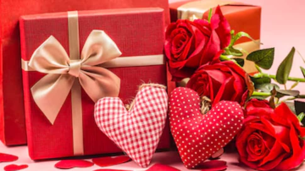 From Personalised Photo Frames to Handmade Gifts: 10 Valentine’s Day gift ideas under Rs 1000 to surprise your loved ones