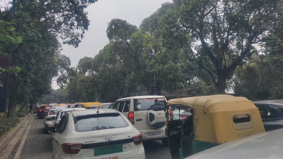 Heavy traffic jam in national capital as global leaders transcends for AI summit