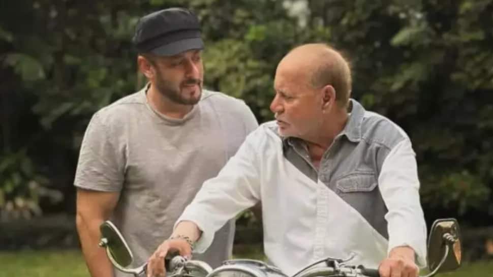 Salim Khan battles 'minimal brain haemorrhage': Veteran screenwriter’s age, health update & IMPRESSIVE net worth revealed