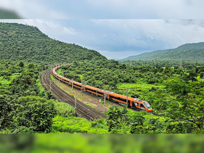 4. Mumbai – Kolhapur Vande Bharat