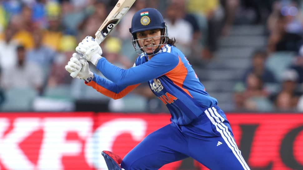 3rd T20I: Smriti Mandhana, Shreyanka star as India beat Australia by 17 runs