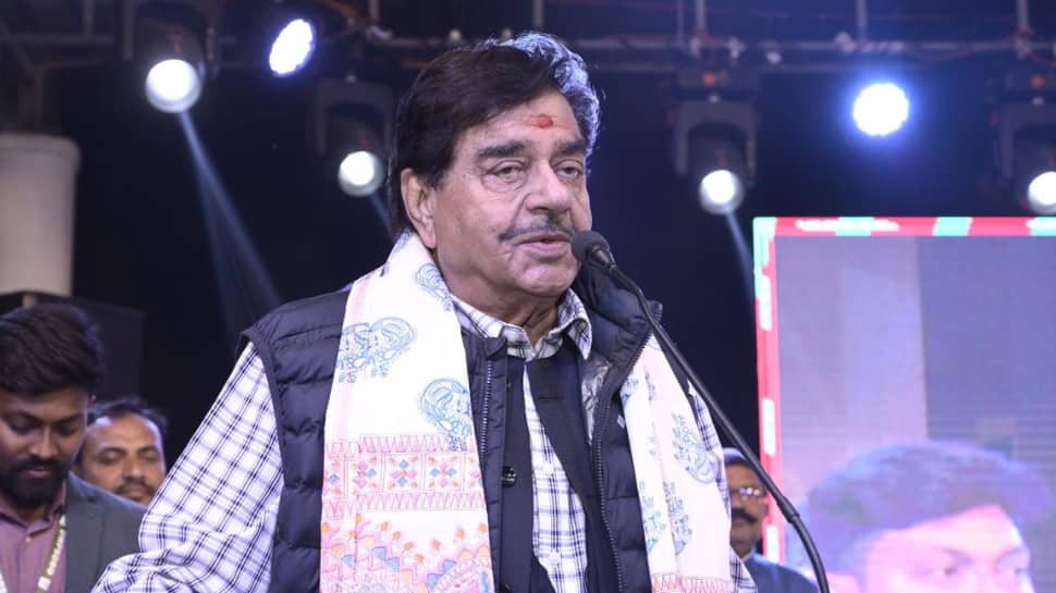 Shatrughan Sinha reviews 'Dhurandhar', praises late Sunil Dutt and Vinod Khanna