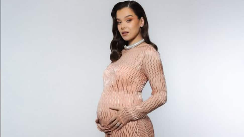 'Sinners' actress Hailee Steinfeld flaunts her baby bump in new pic drop!