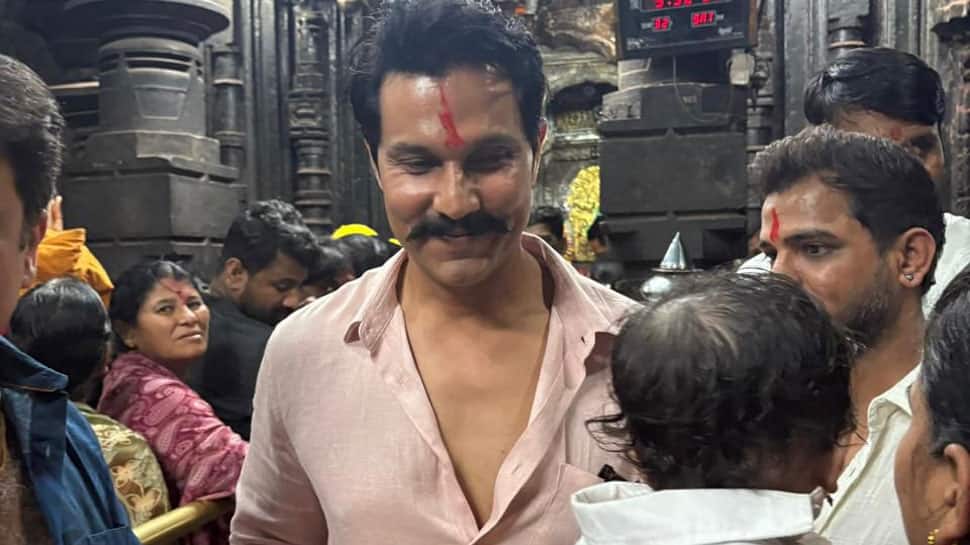 Father-to-be Randeep Hooda visits Mahalaxmi Temple in Kolhapur, smiles as he is spotted by devotees