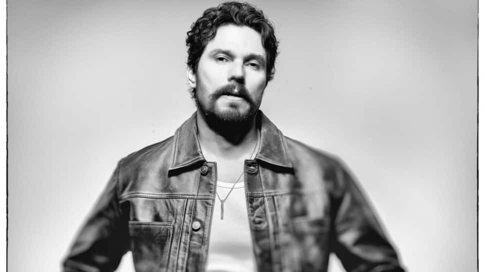 Randeep Hooda pays tribute to Veer Savarkar on his 60th death anniversary, says ‘few know he fasted till his last breath’