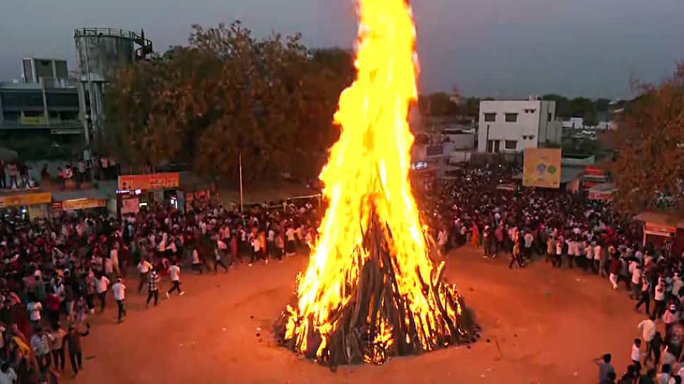 Happy Holika Dahan 2026: 80+ best wishes, messages, funny quotes, greetings, and images to share with your family and friends
