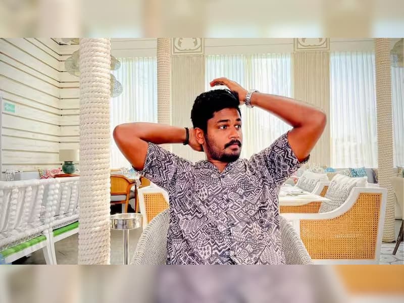 4) Marble Flooring And Cultural Décor