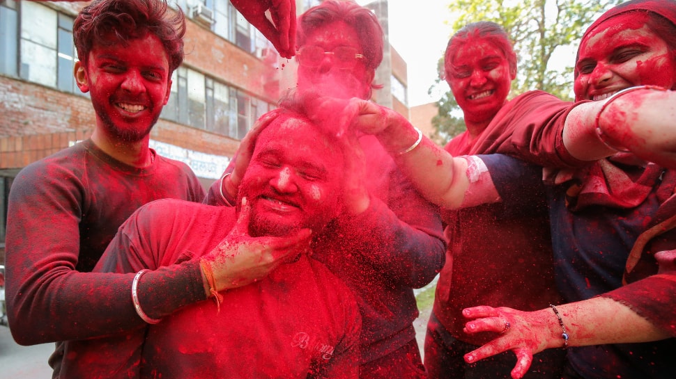 Happy Holi 2026 colour removal guide: How to remove stubborn Holi colours from face, hair, body and clothes without damage