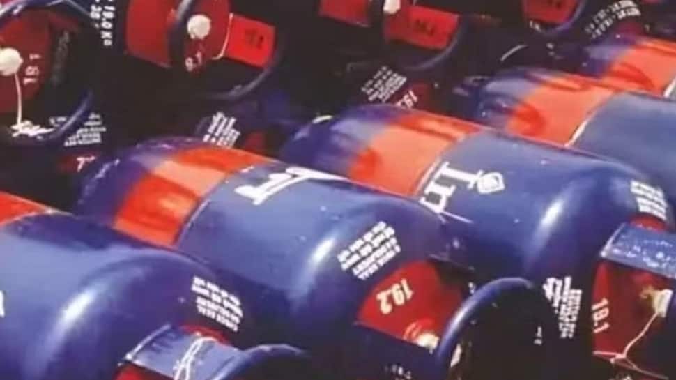 As hotels face LPG shortage, Government forms committee to resolve supply issue