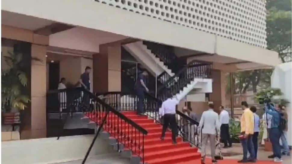 BREAKING | Mumbai on high alert: Bomb disposal team rushed to Vidhan Bhavan as multi-target threat rocks budget session | VIDEO