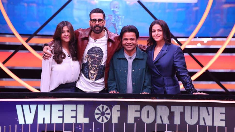 Akshay Kumar teases Ektaa Kapoor over junk food habits on Wheel of Fortune during Bhoot Bangla promotions