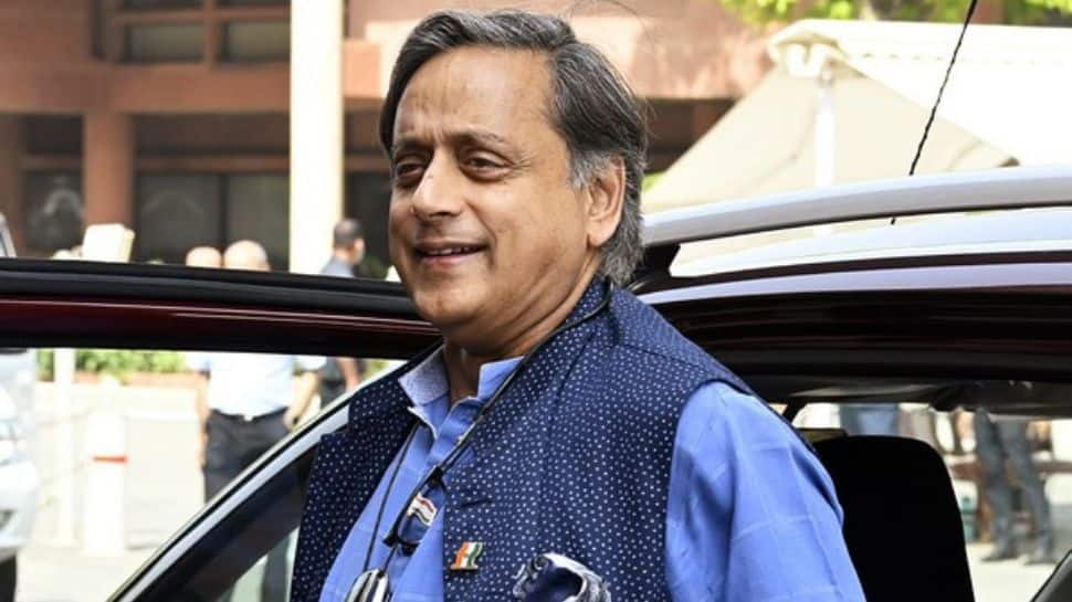 Shashi Tharoor`s convoy en route to campaign rally blocked in Kerala, security staff assaulted; 3 detained