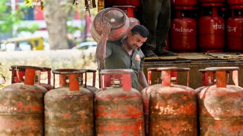 LPG supply normal across India, Govt warns against panic buying and hoarding