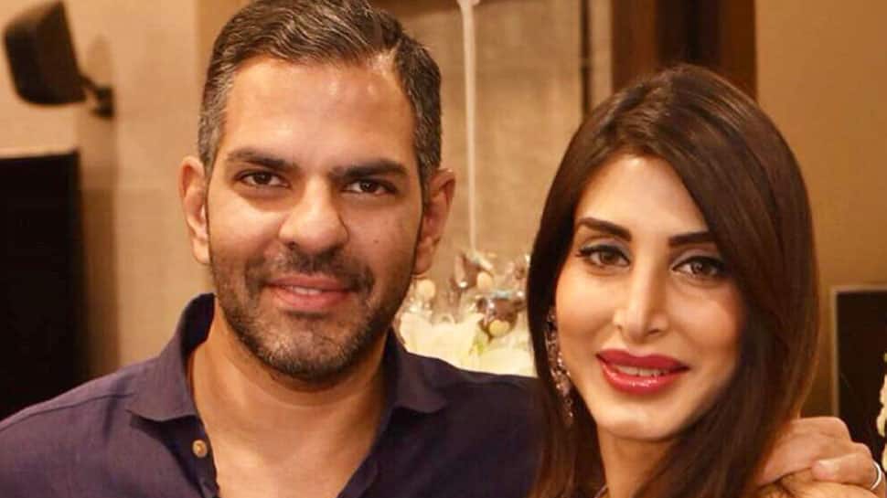 Priya Sachdev Kapur shares late husband Sanjay Kapur's handwritten letter on 9th wedding anniversary, 'together for the next 7 lifetimes'