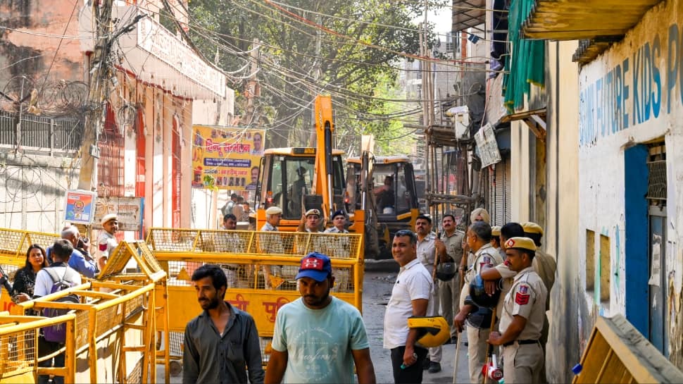 Uttam Nagar murder case: Victim`s family says accused giving death threats, police complaint filed