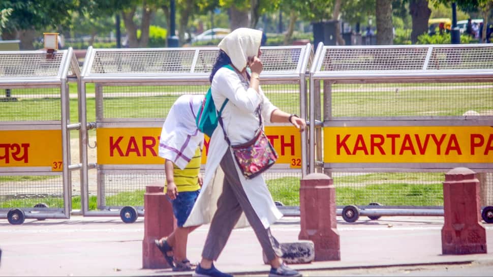 Delhi heatwave: Temperatures reach over 40°C and it feels like summer is here again | Check IMD latest forecast