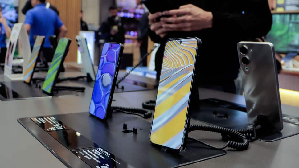 India replaces China in US smartphone supply chain, captures 40% share: Report