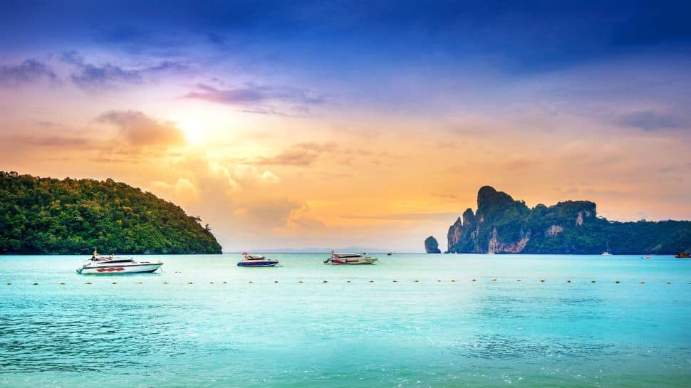World's 10 largest islands: Greenland, Madagascar, or New Guinea - Who ...