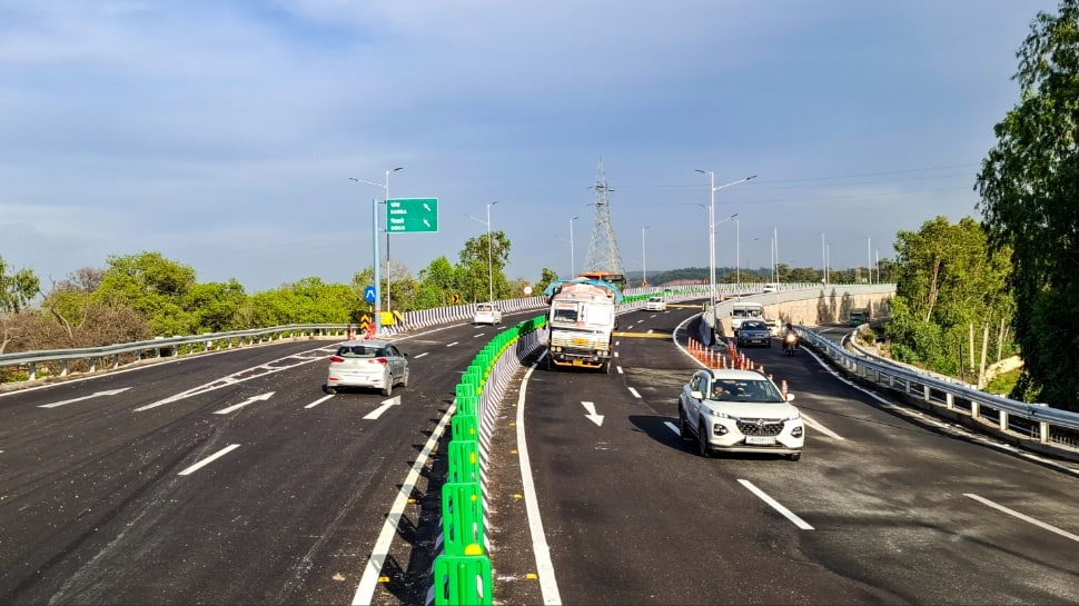 Lucknow-Kanpur Expressway to open on THIS date: Check toll rates, speed limit, and travel time