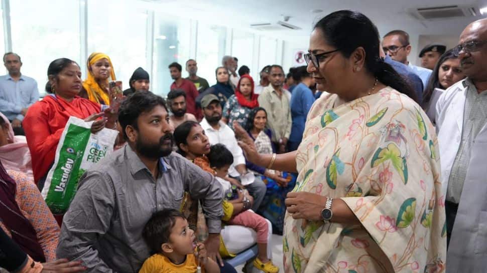 Delhi CM Rekha Gupta inspects healthcare services, focuses on patient care and cleanliness