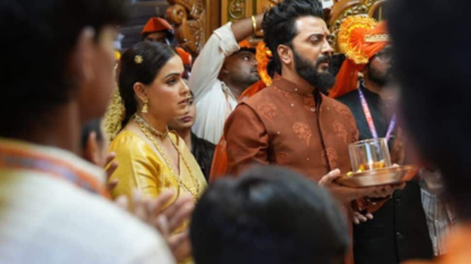 Riteish Deshmukh, Genelia Deshmukh visit Chhatrapati Shivaji Maharaj Temple ahead of ‘Raja Shivaji’ release