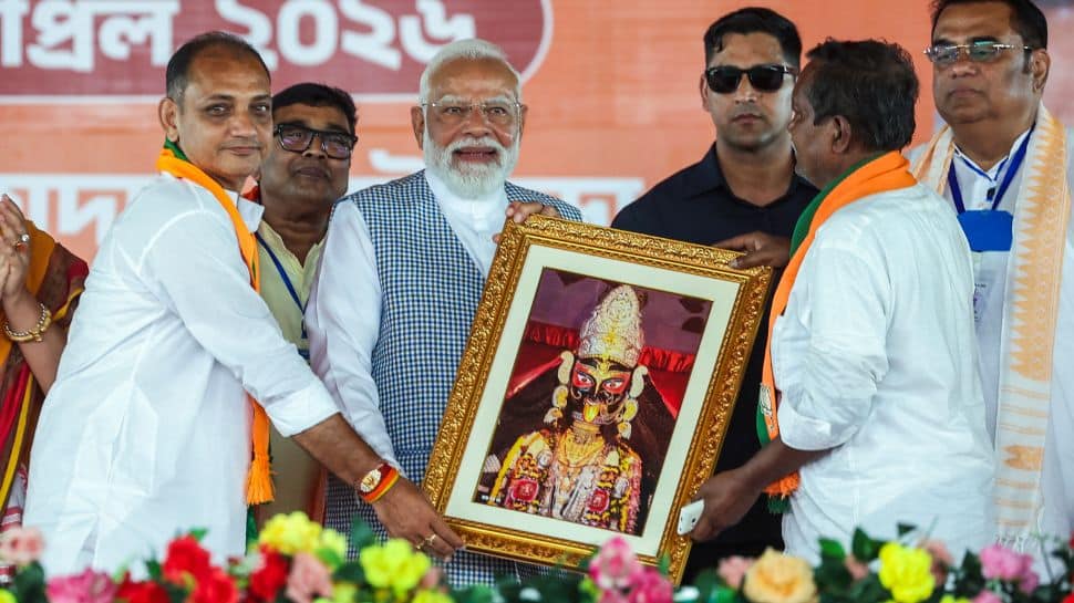 PM Modi`s final vow to Bengal: Reopening closed mills and the 5-promise job revolution