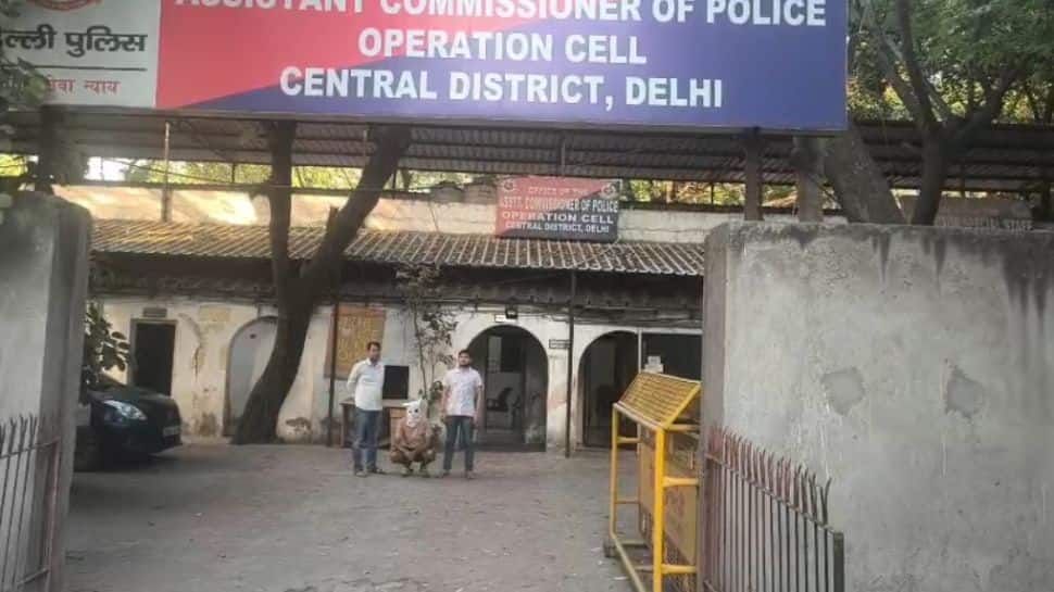 Delhi Police nabs habitual snatcher, recovers stolen iPhone 14 Pro