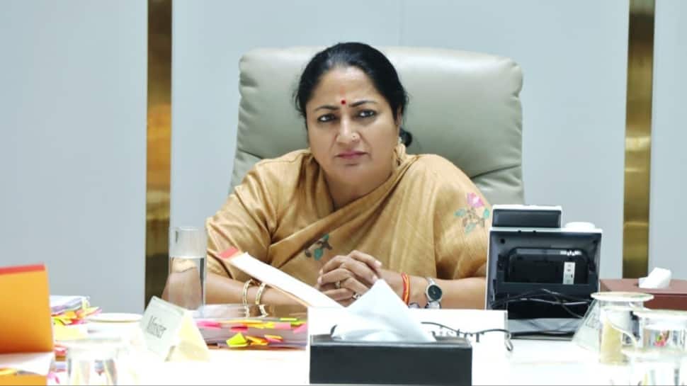Rekha Gupta and Jyotiraditya Scindia inaugurate modernised Nehru Place Post Office with advanced citizen services