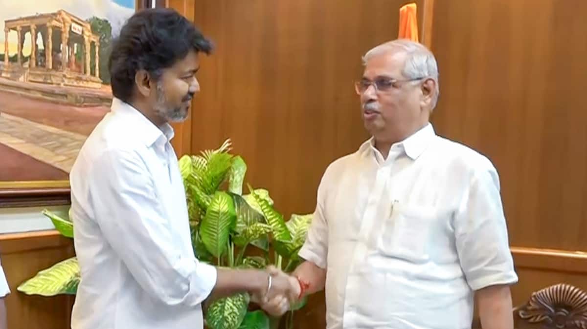 Tamil Nadu Governor asks Vijay to show support of 118 MLAs: Political  vendetta or legal obligation? Check what Constitution says | India News |  Zee News