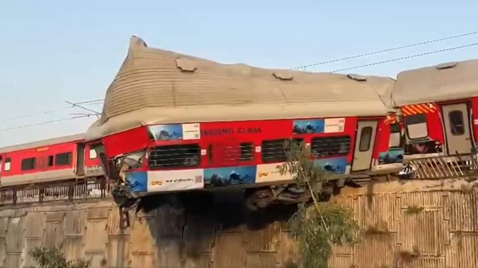 Uttarakhand: 3 coaches of Ujjain Express derail near Yog Nagari station in Rishikesh
