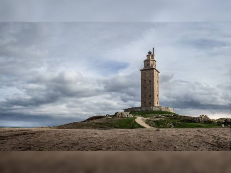 World's oldest lighthouse: 2,000 years old, still operational, holds ...