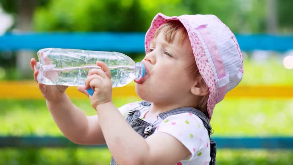Hidden signs of dehydration in kids during summer that parents often ignore