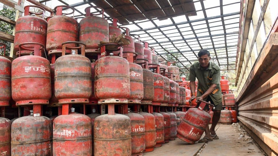 India faces LPG shock: Why is 4 lakh barrels disappearing from daily supply?