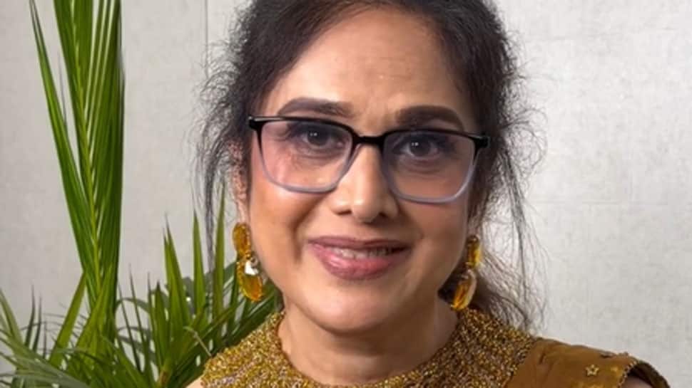 Meenakshi Seshadri follows Neena Gupta, asks for work in Bollywood after 30 years