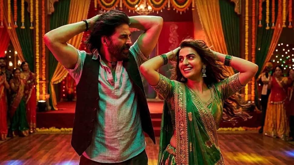 Akshay Kumar and Akshara Singh add Bhojpuri tadka in 'Ghis Ghis Ghis' song from Welcome To The Jungle is a must-watch!