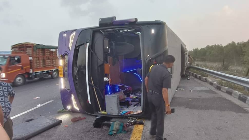 Unnao bus accident: 6 dead, 19 injured on Lucknow-Agra Expressway as double-decker bus overturns