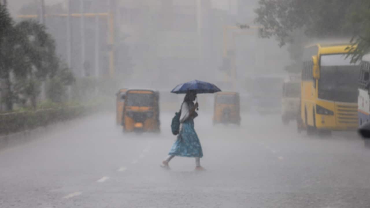 Tamil Nadu weather: RMC predicts heavy rain in 8 districts; hot & humid showers for Chennai