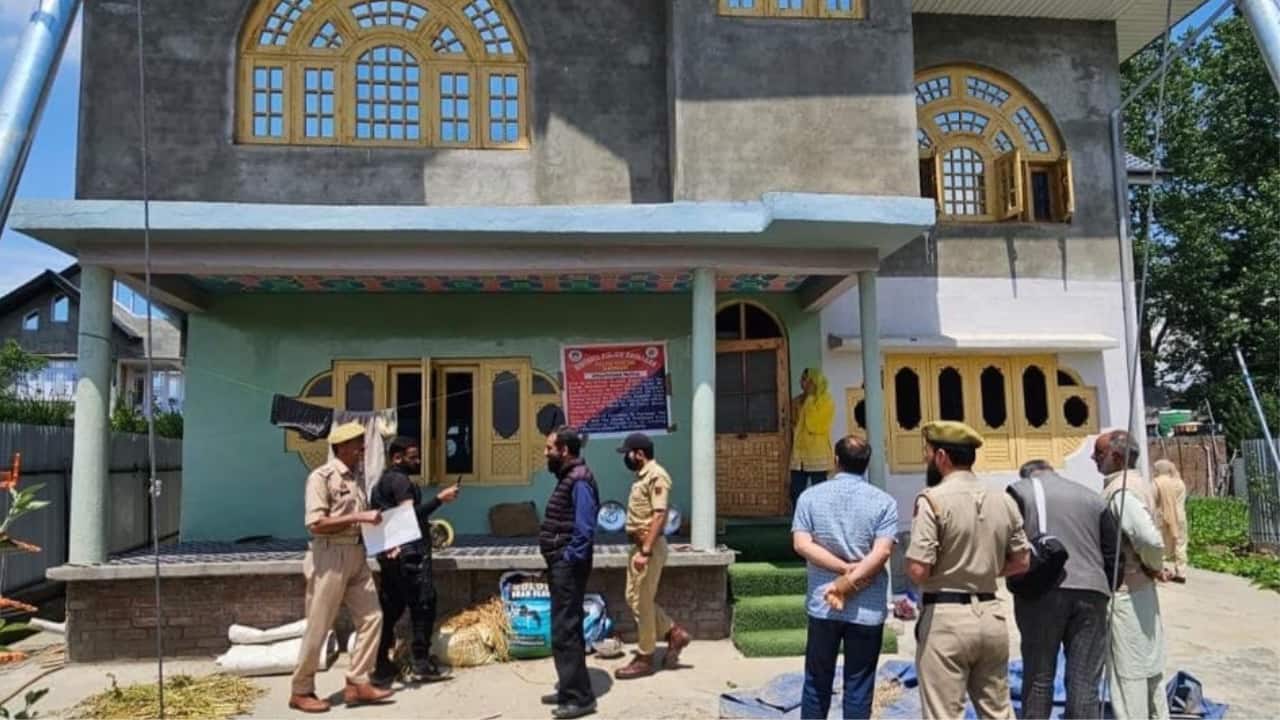 J&K anti-narcotics crackdown intensifies; Rs 1 crore property of drug peddler attached in Anantnag