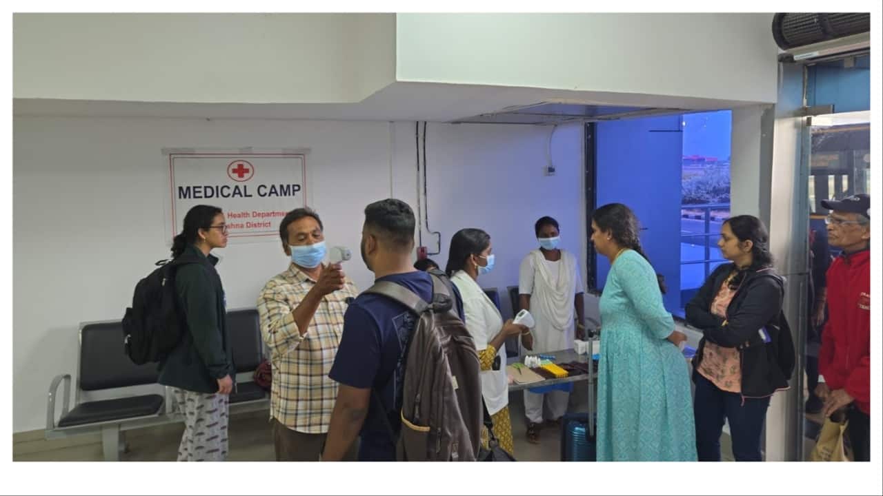 Traveller with signs of Ebola symptoms isolated in Bengaluru after arriving from Uganda