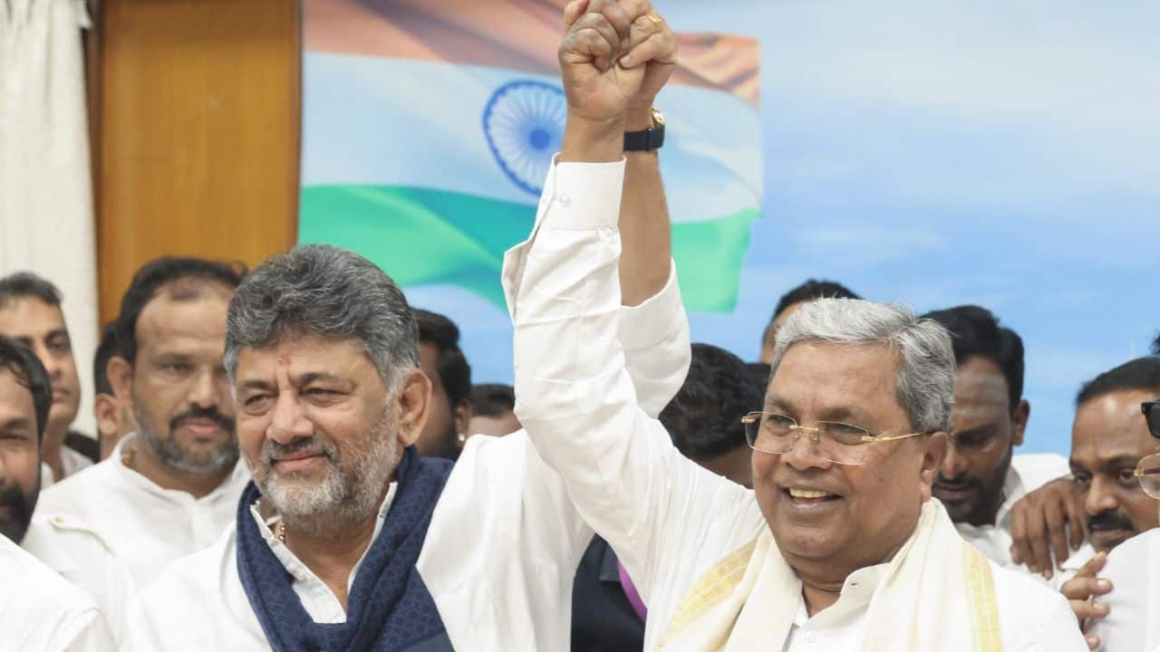 Karnataka: Governor accepts Siddaramaiah`s resignation as Chief Minister, 4 Deputy CM`s likely as DK Shivakumar set to take charge