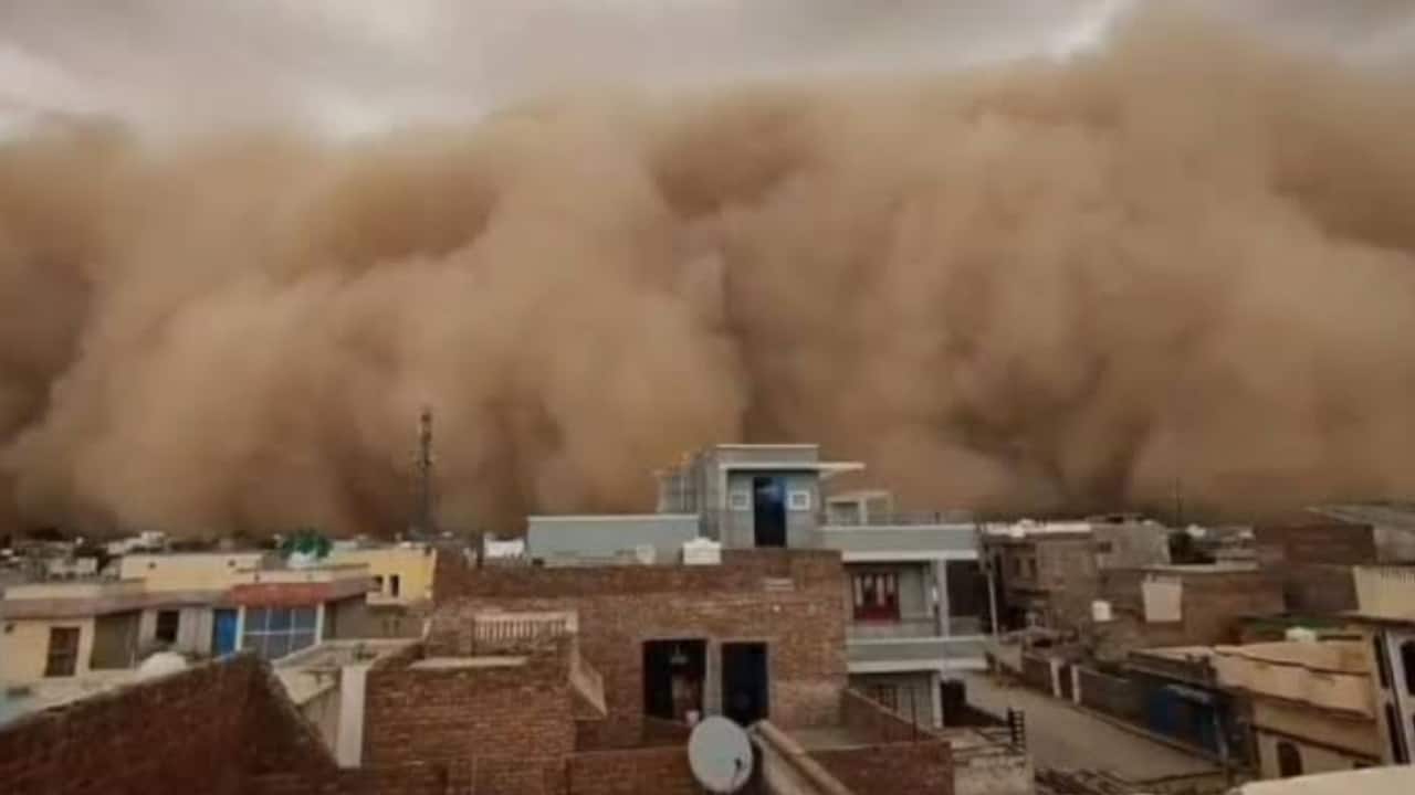 Day turns into night: Massive sandstorm engulfs Rajasthan`s Bikaner | WATCH