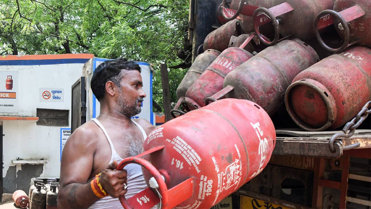 LPG gas cylinder rules from June 2026: What has changed, what should customers expect? Key points | Economy News | Zee News