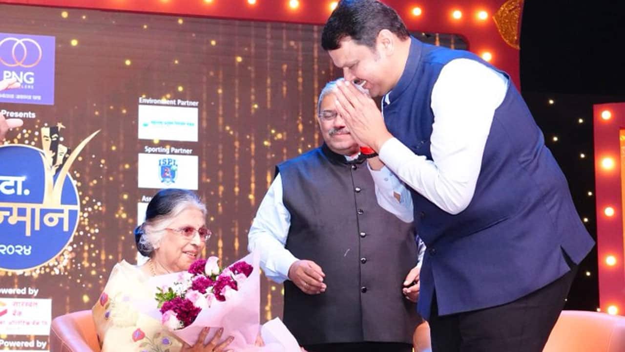 Suman Kalyanpuri death: Maharashtra Chief Minister Devendra Fadnavis pays emotional tribute to veteran singer