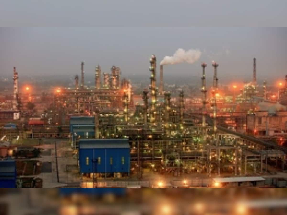 All refineries operating at high capacity with adequate crude inventories: Govt