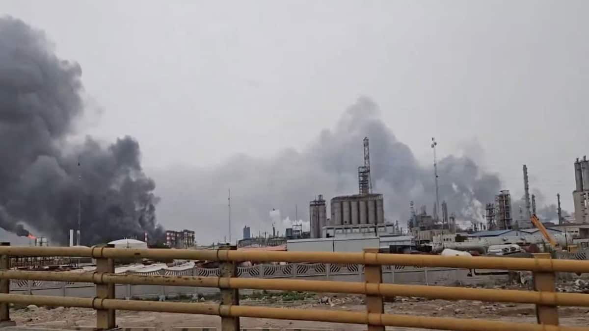 Israel confirms striking Iranian Mahshahr petrochemical plant amid fresh missile exchange