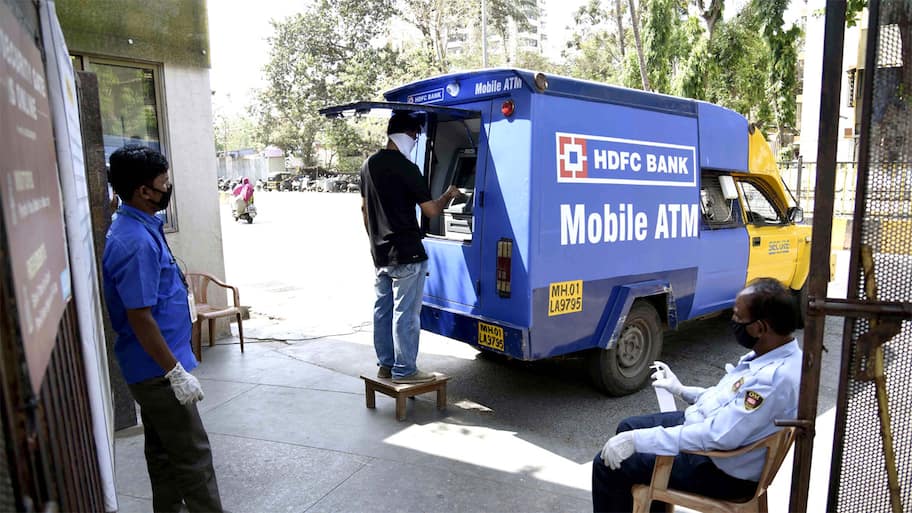 HDFC Bank raises FCNR deposit rates for 3-5 year tenors -- Check latest rates