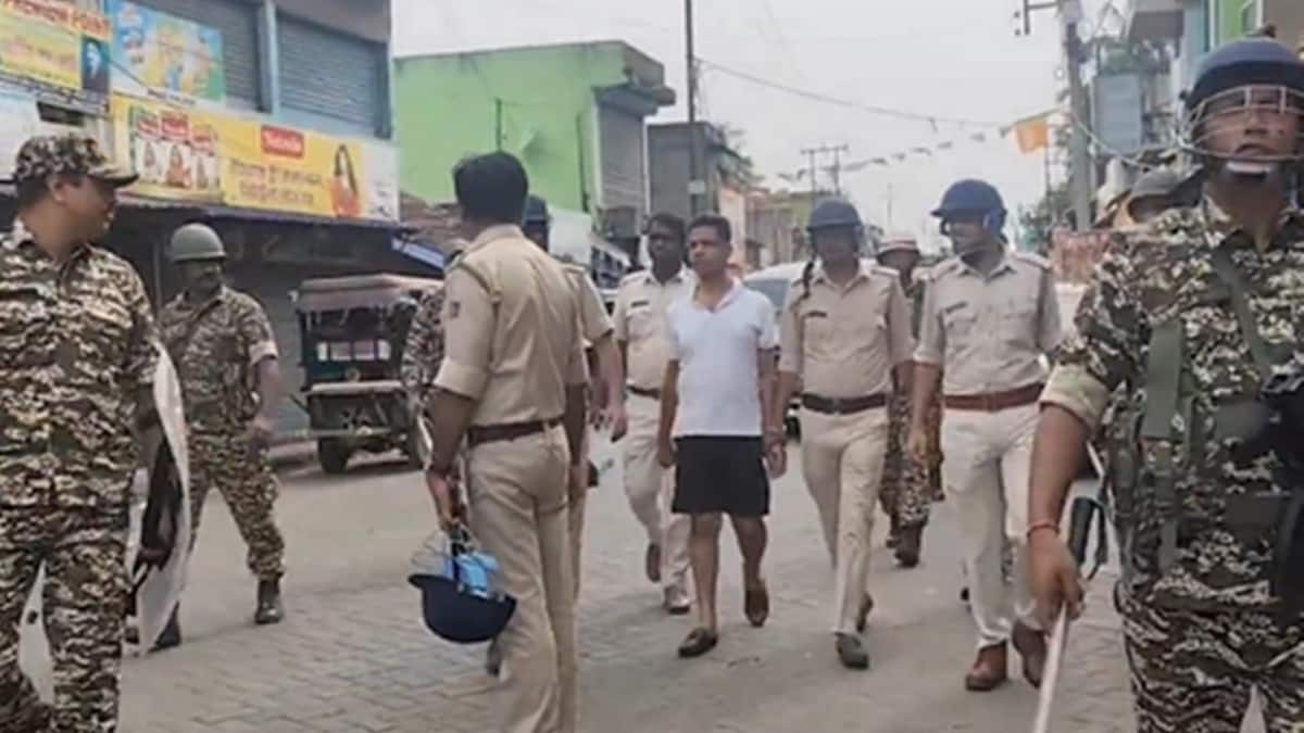 Bengal: Police parade Trinamool leader Jahangir Khan in half