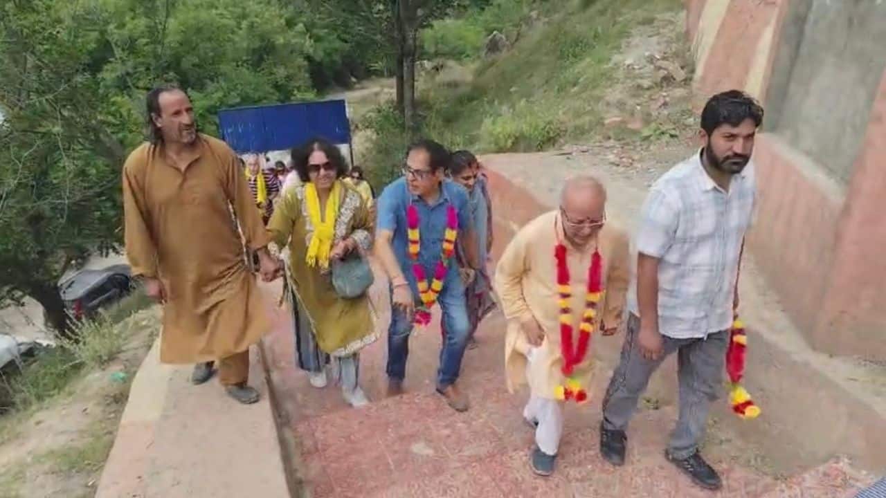 Kashmiri pandit delegation returns to valley after 36 years to assess conditions for homecoming
